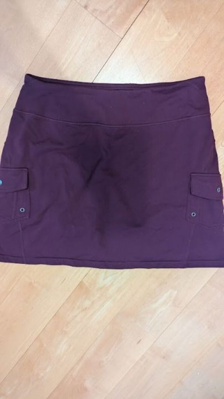 Athleta Cargo Skirt Skort Large L raisin purple red